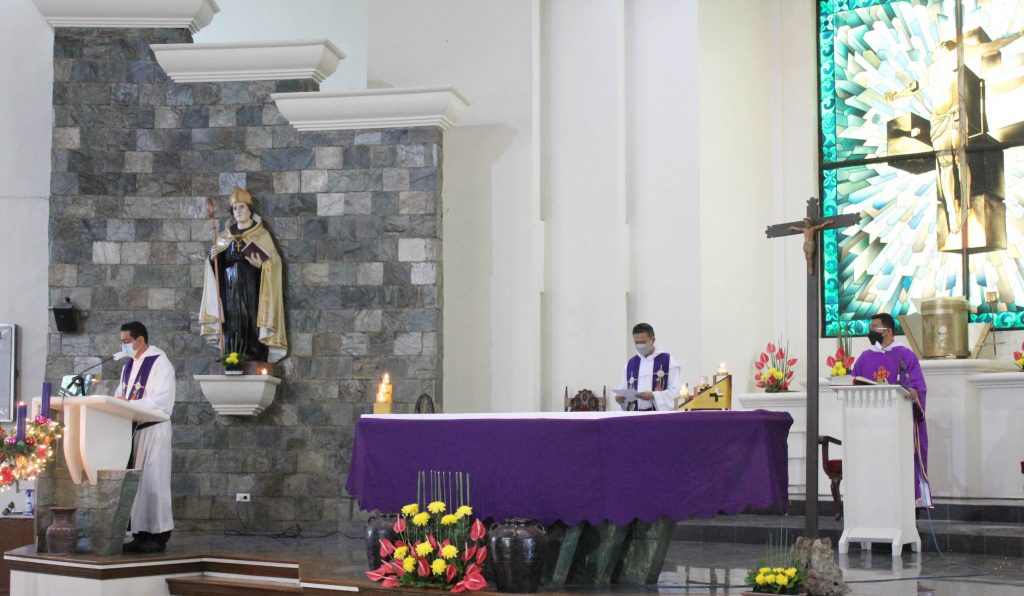 Renewal of Vows. Rev. Fr. Vicente Ramon, Jr., OAR, Prior of Sto. Tomas de Villanueva-Recoletos, the Augustinian Recollect community in San Carlos City, leads the Renewal of Vows on OAR Day 2021.